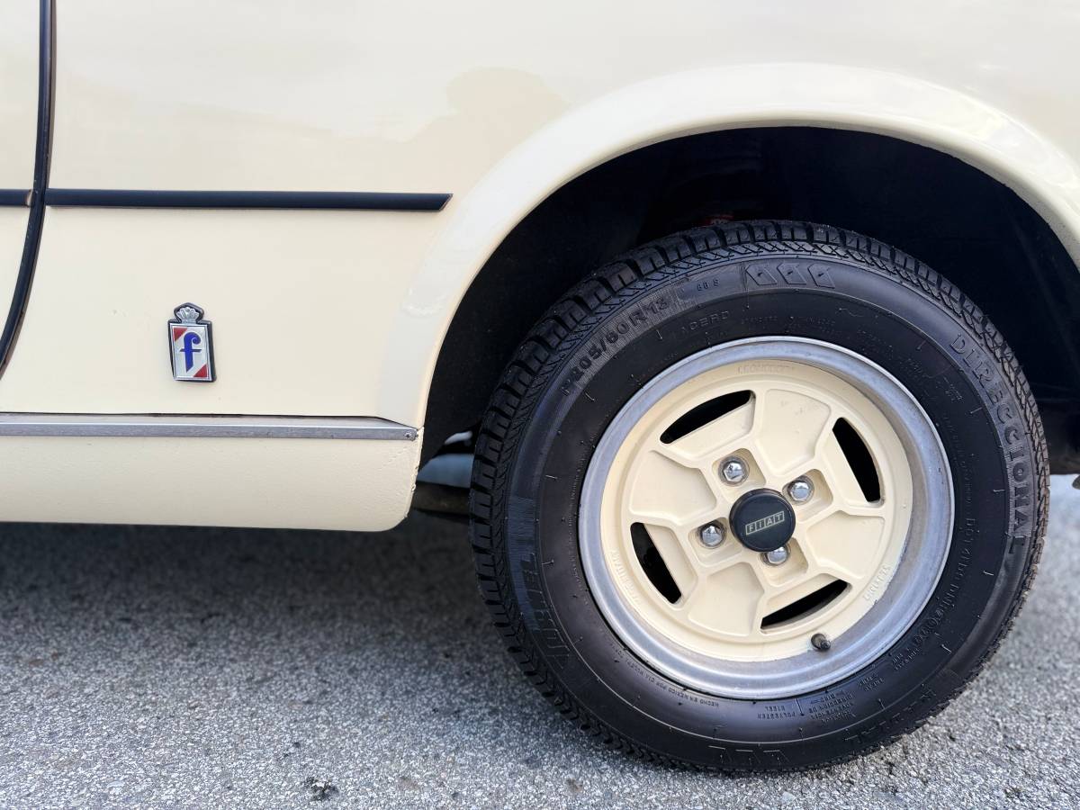 Fiat-spider-2000-by-pininfarina-1981-19