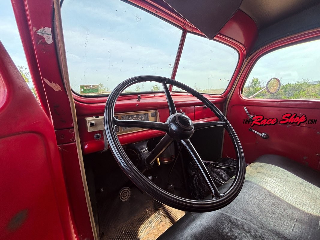 Ford-1-12-Ton-Pickup-1947-Truck-11