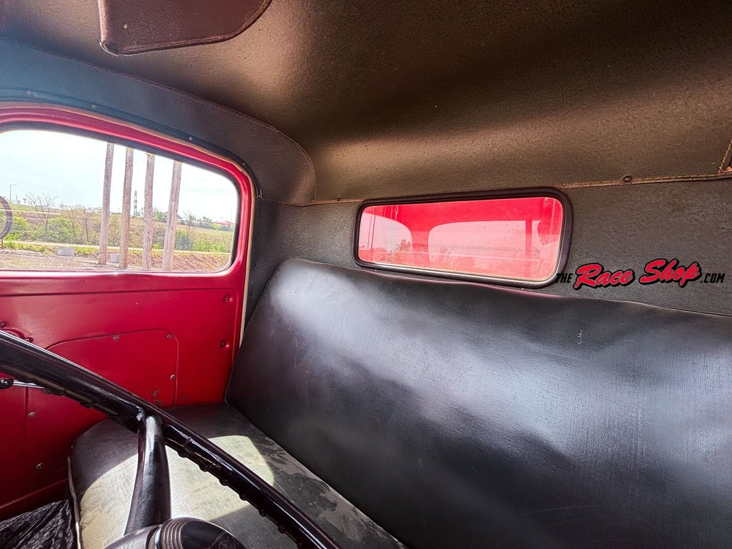 Ford-1-12-Ton-Pickup-1947-Truck-13