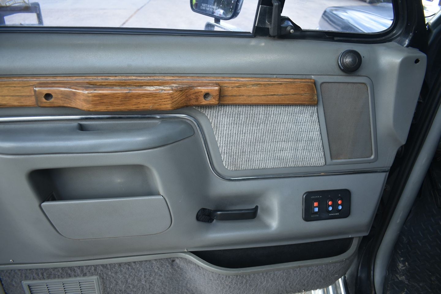 Ford-1-Ton-Trucks-1988-Pickup-Truck-15