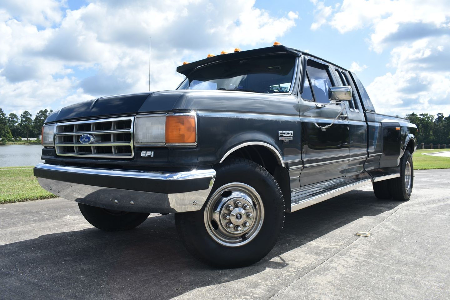 Ford-1-Ton-Trucks-1988-Pickup-Truck-5