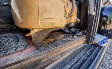 Ford-12-ton-pickup-1949-Black-Tan-10