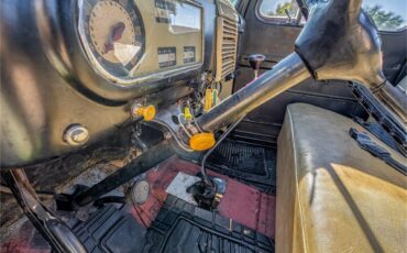 Ford-12-ton-pickup-1949-Black-Tan-11