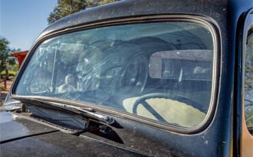 Ford-12-ton-pickup-1949-Black-Tan-15