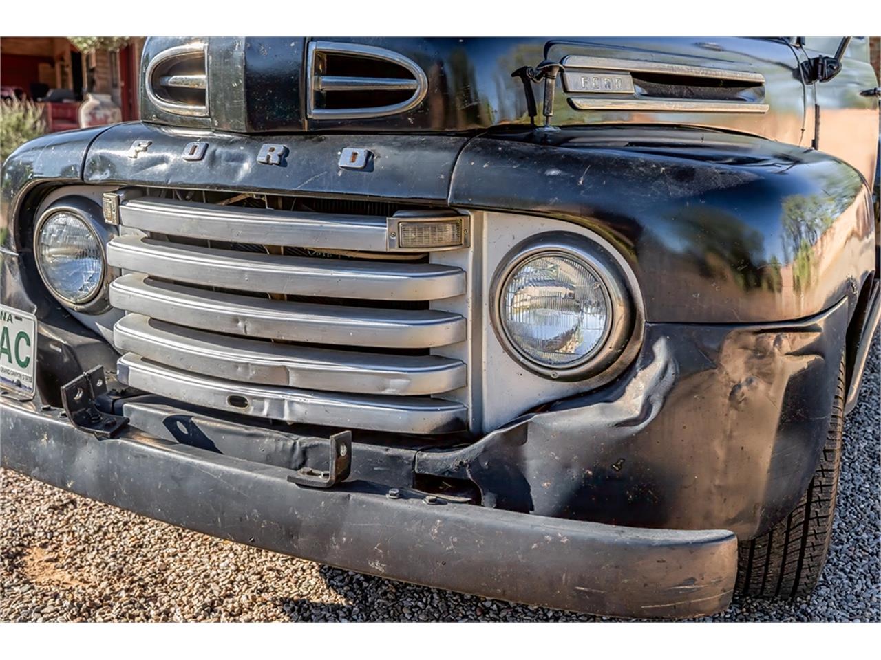 Ford-12-ton-pickup-1949-Black-Tan-16