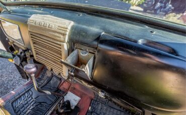 Ford-12-ton-pickup-1949-Black-Tan-18