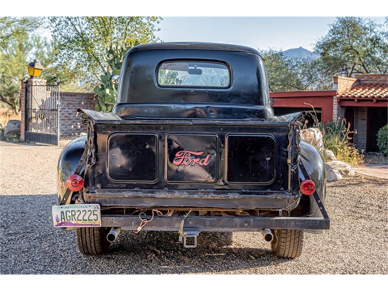 Ford-12-ton-pickup-1949-Black-Tan-28