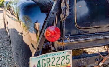 Ford-12-ton-pickup-1949-Black-Tan-31
