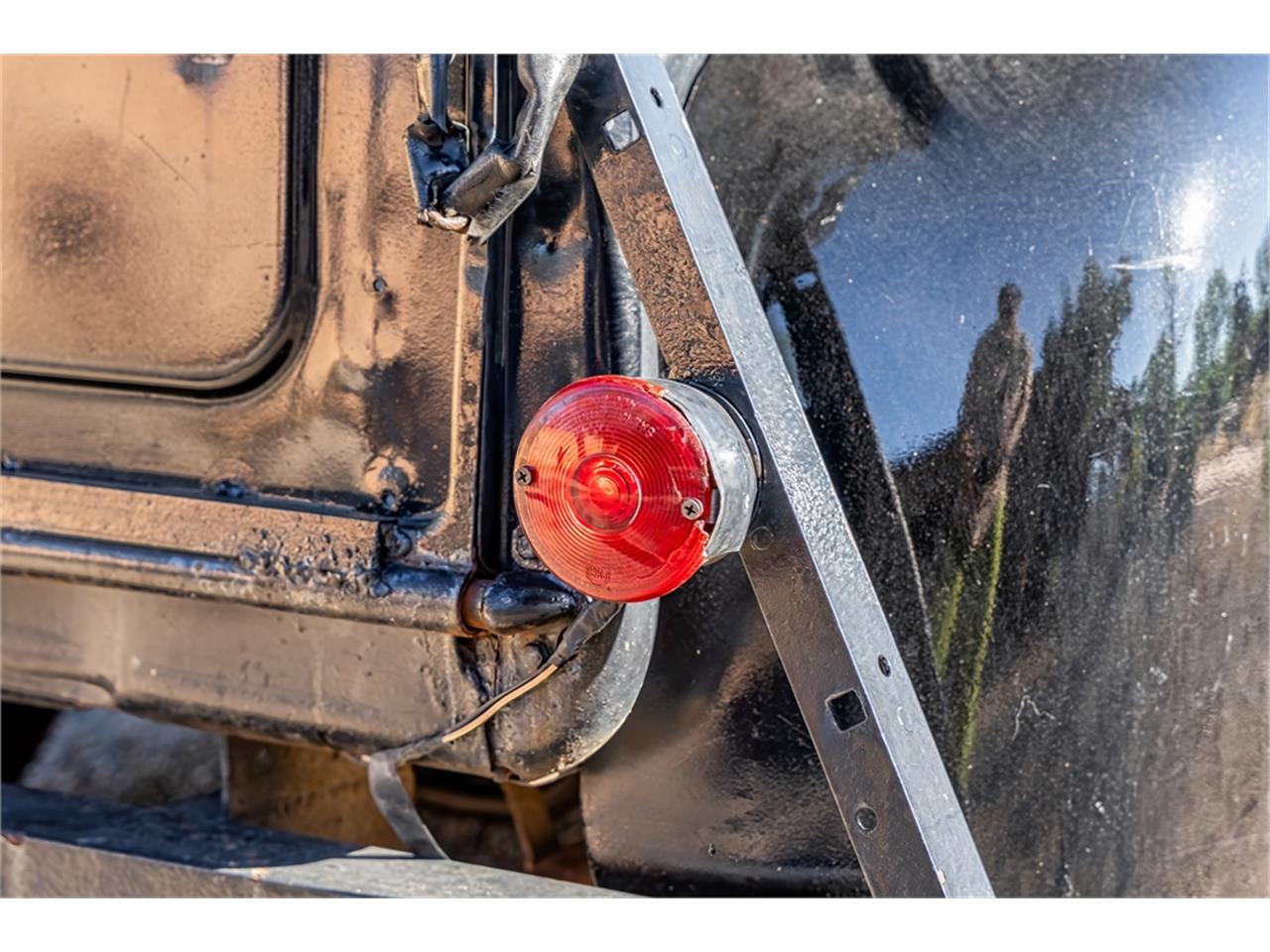 Ford-12-ton-pickup-1949-Black-Tan-32