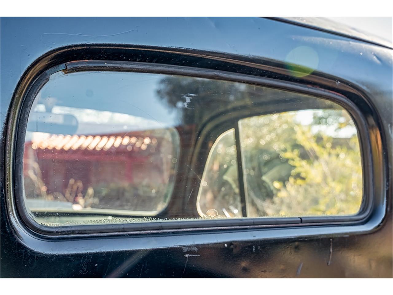 Ford-12-ton-pickup-1949-Black-Tan-36