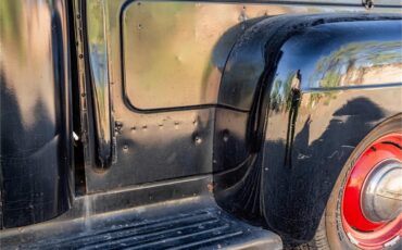 Ford-12-ton-pickup-1949-Black-Tan-43