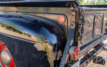Ford-12-ton-pickup-1949-Black-Tan-44
