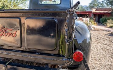 Ford-12-ton-pickup-1949-Black-Tan-46
