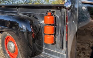 Ford-12-ton-pickup-1949-Black-Tan-47