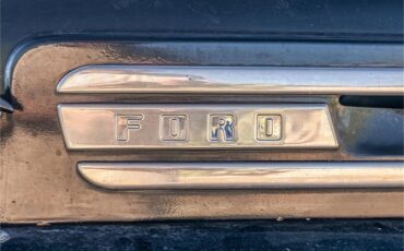 Ford-12-ton-pickup-1949-Black-Tan-50