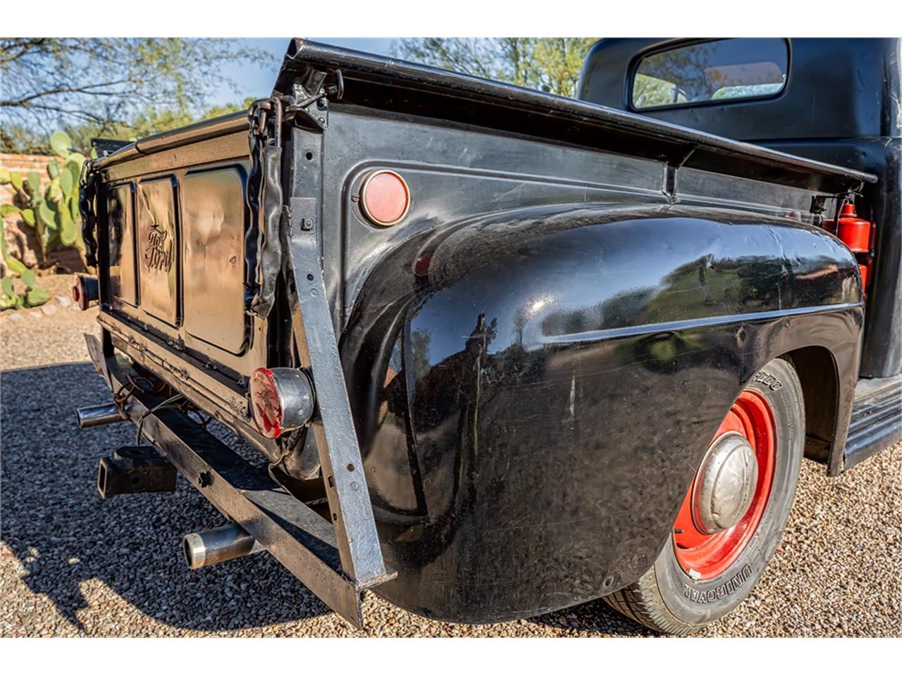 Ford-12-ton-pickup-1949-Black-Tan-6