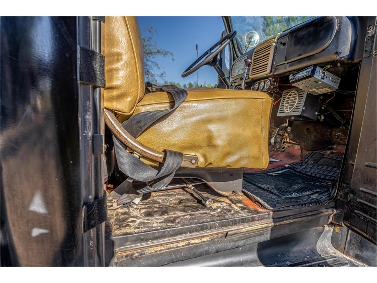 Ford-12-ton-pickup-1949-Black-Tan-63