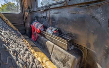 Ford-12-ton-pickup-1949-Black-Tan-64