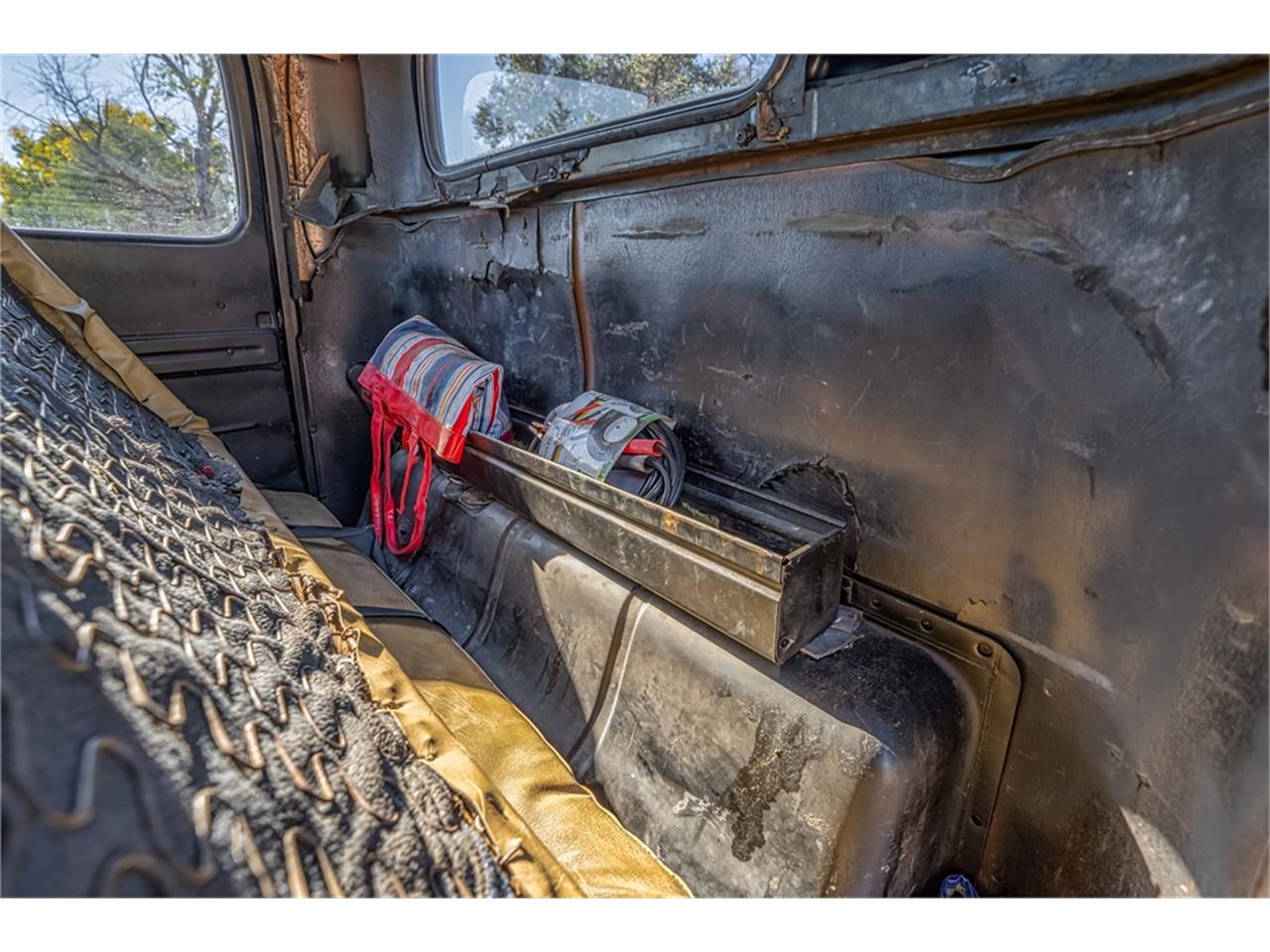 Ford-12-ton-pickup-1949-Black-Tan-64