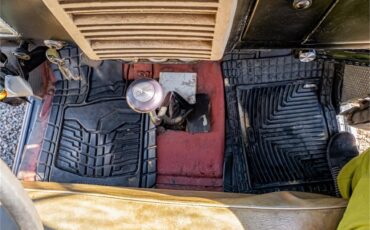 Ford-12-ton-pickup-1949-Black-Tan-69