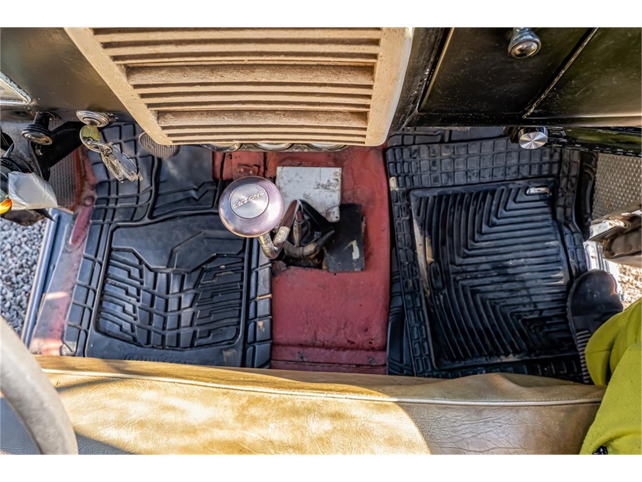 Ford-12-ton-pickup-1949-Black-Tan-69