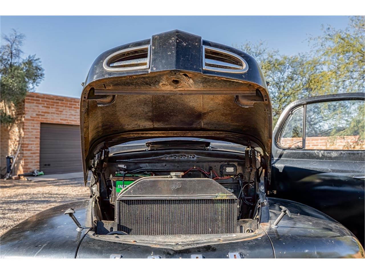 Ford-12-ton-pickup-1949-Black-Tan-75