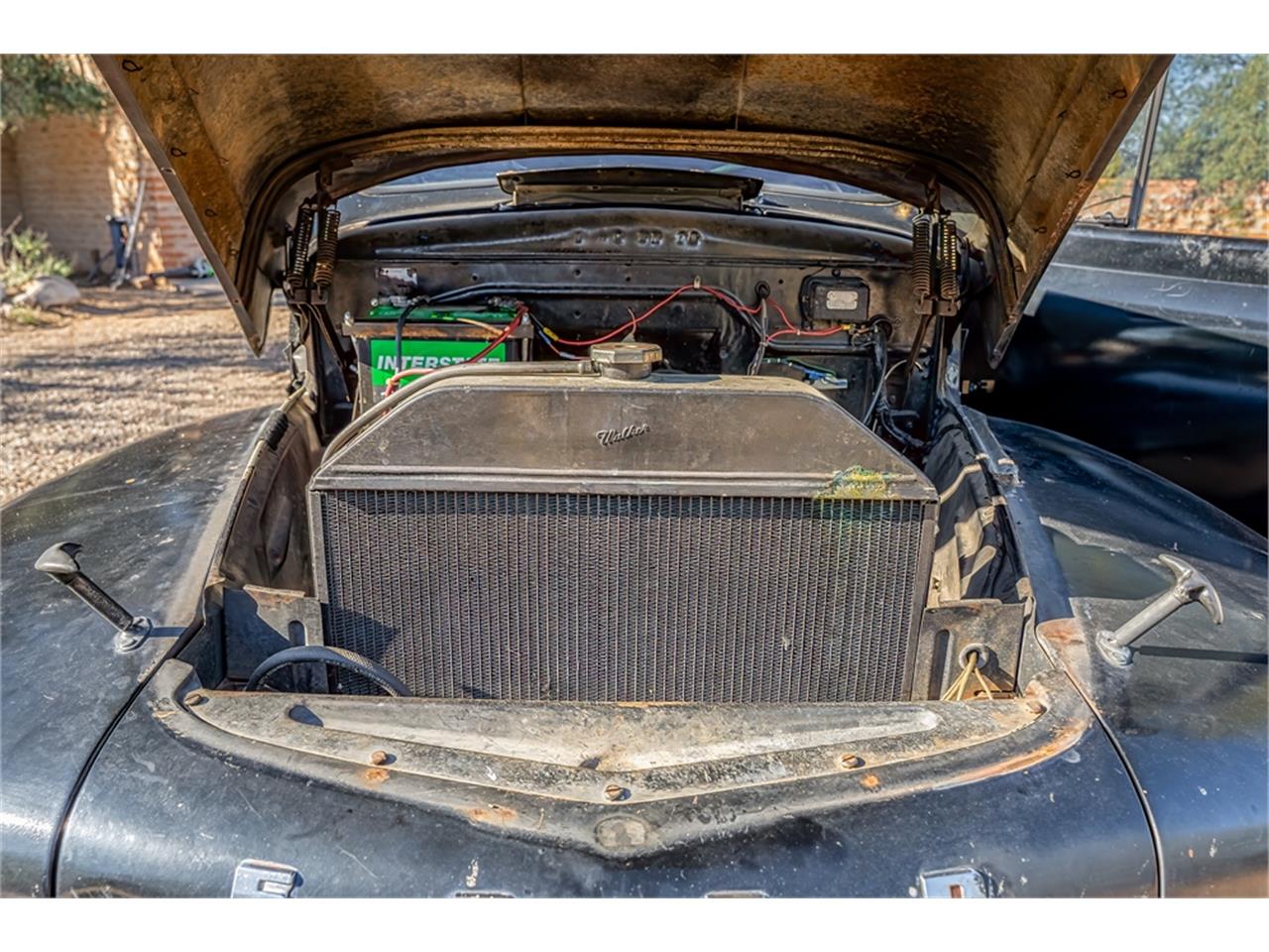 Ford-12-ton-pickup-1949-Black-Tan-76