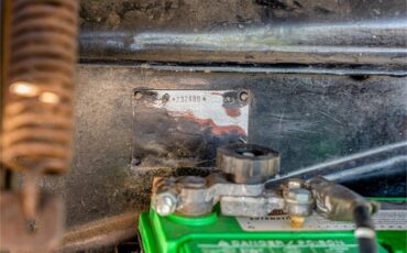 Ford-12-ton-pickup-1949-Black-Tan-77