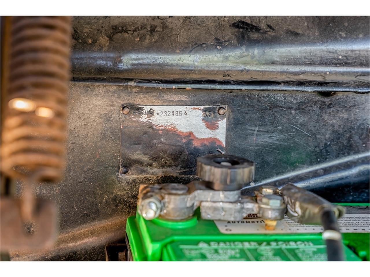 Ford-12-ton-pickup-1949-Black-Tan-77