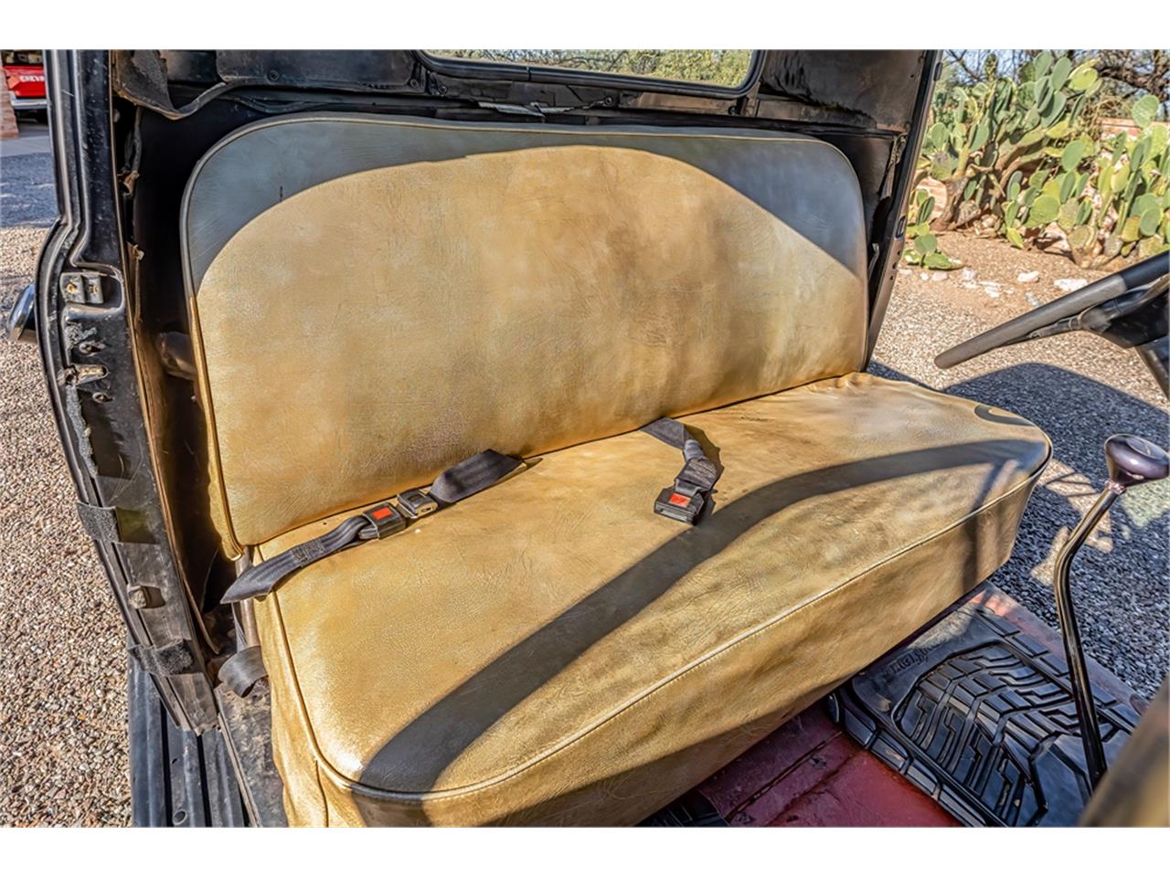 Ford-12-ton-pickup-1949-Black-Tan-9