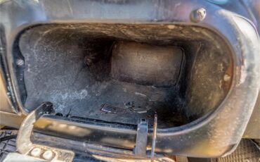 Ford-12-ton-pickup-1949-Black-Tan-99