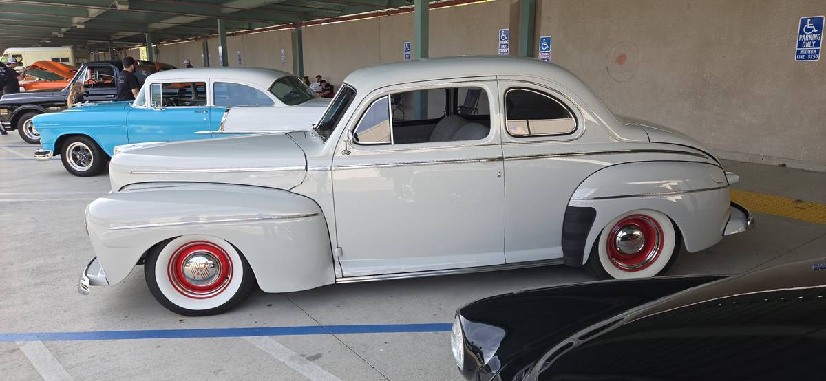 Ford-1946-white-3