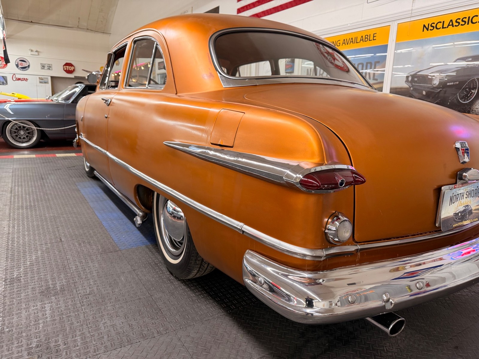 Ford-2-Door-Custom-1951-2-Door-20