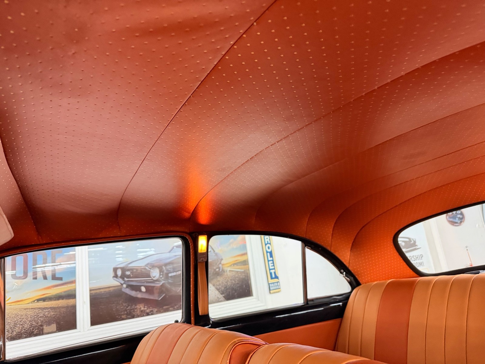 Ford-2-Door-Custom-1951-2-Door-31