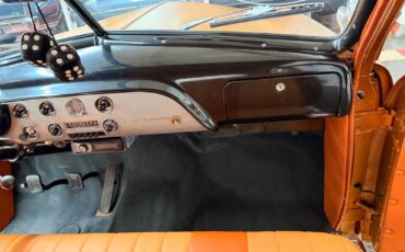 Ford-2-Door-Custom-1951-2-Door-37