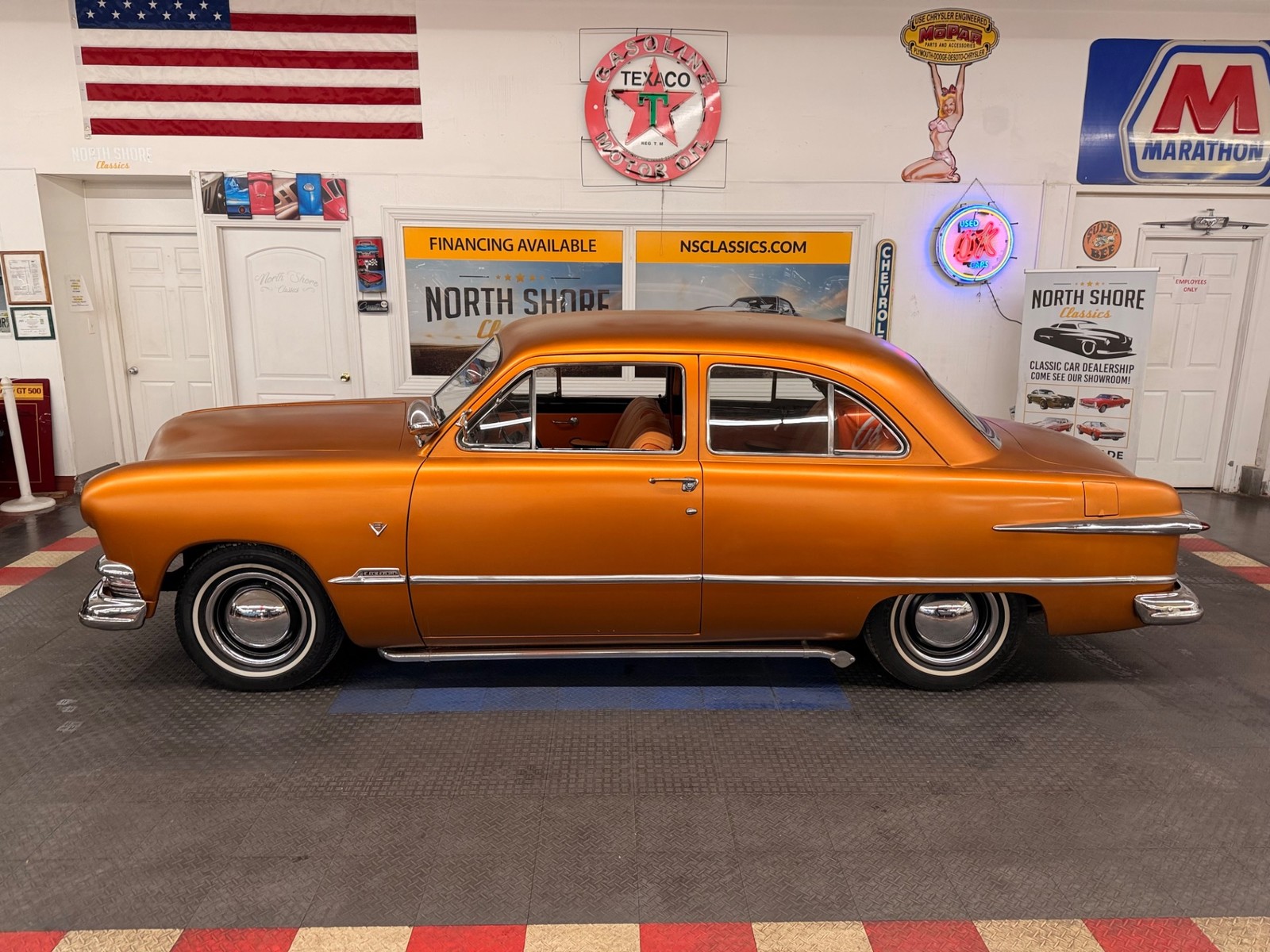 Ford-2-Door-Custom-1951-2-Door-4