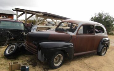 Ford-2-door-1947