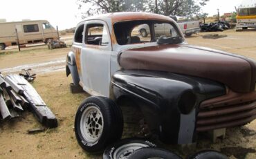 Ford-2-door-1947-4