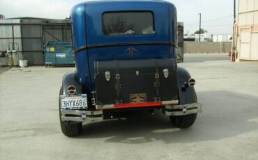 Ford-2-door-sedan-1929-blue-1