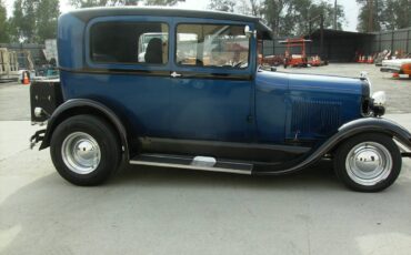 Ford-2-door-sedan-1929-blue-5