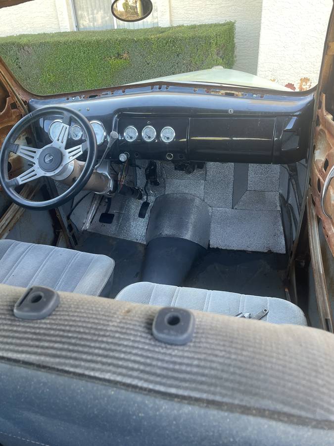 Ford-2-door-sedan-1940-12