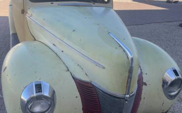 Ford-2-door-sedan-1940-4