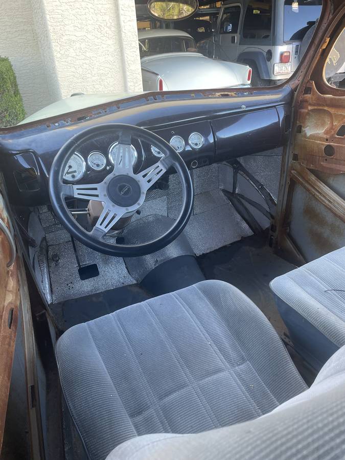 Ford-2-door-sedan-1940-7