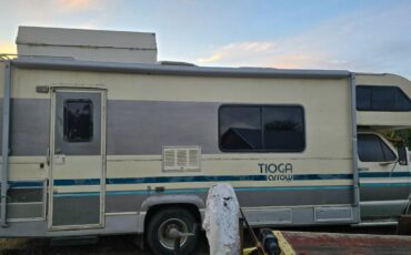 Ford-350-econoline-1989-white-3