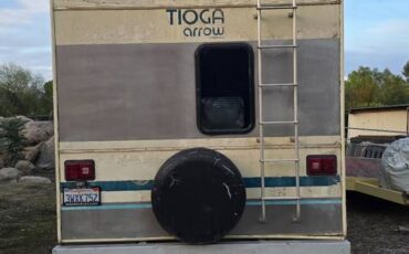 Ford-350-econoline-1989-white-4