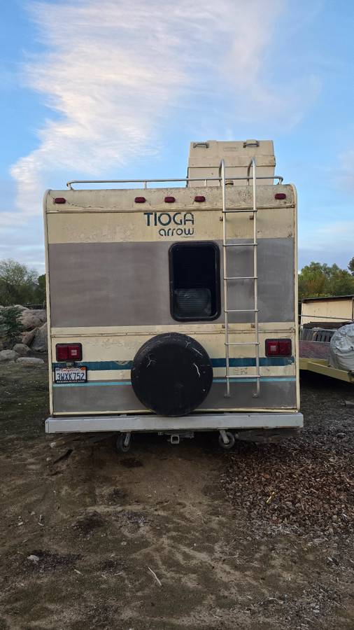 Ford-350-econoline-1989-white-4