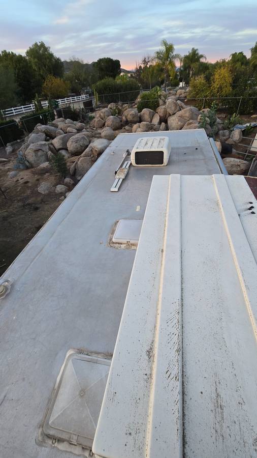 Ford-350-econoline-1989-white-5