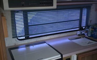 Ford-350-econoline-1989-white-7