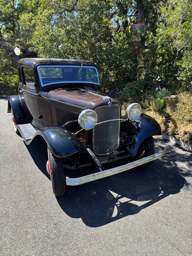 Ford-5-window-1932-brown-3
