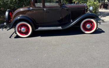 Ford-5-window-1932-brown-7